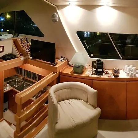 Yacht Πλωτό κατάλυμα Προτσίντα